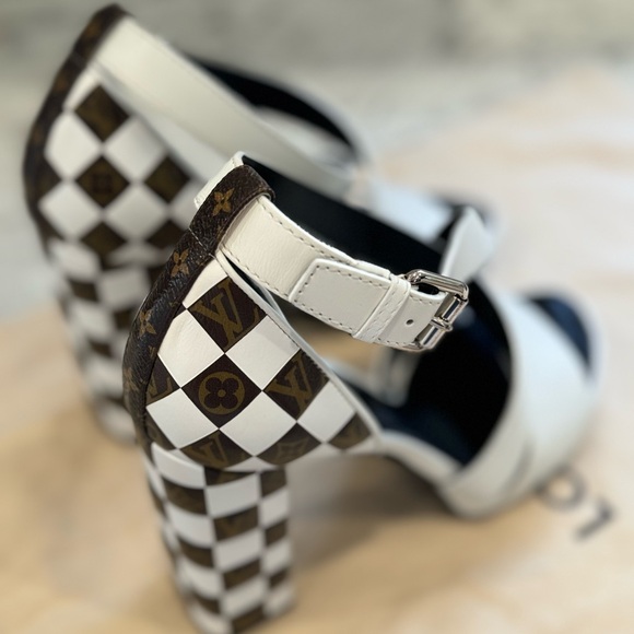 Louis Vuitton heels - Picture 5 of 10
